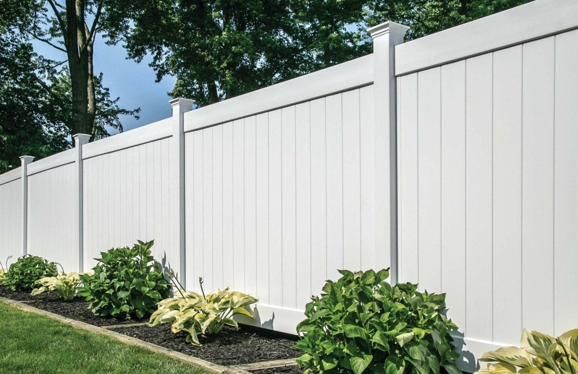 Durable vinyl and PVC privacy fencing solutions in Madera, CA